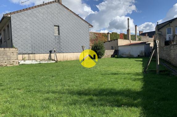 MAISON DE BOURG AVEC JARDIN 