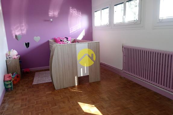 SUPERBE MAISON FAMILIALE 5 CH