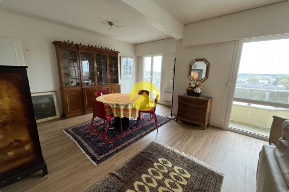 APPARTEMENT AVEC BALCON GARAGE