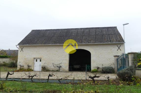 TRES BELLE LONGERE