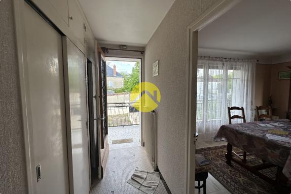 PAVILLON SUR SOUS-SOL 71 M² 