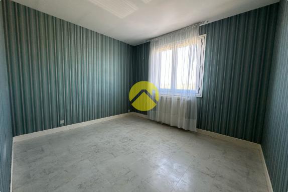 PAVILLON SUR SOUS-SOL  58M² 