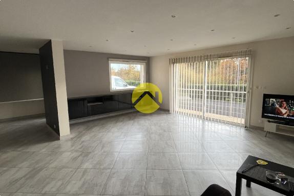 Maison moderne avec piscine