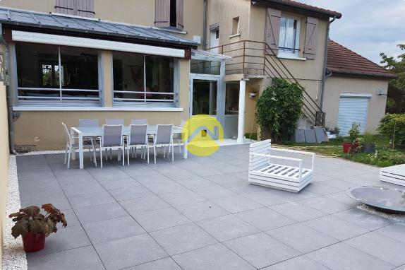 VARENNES-VAUZELLES 180m² 