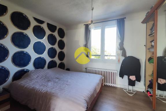 VARENNES-VAUZELLES 180m² 