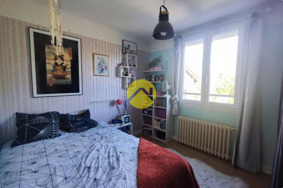 VARENNES-VAUZELLES 180m² 