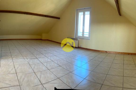 MAISON 3 CHAMBRES TERRAIN 828M²