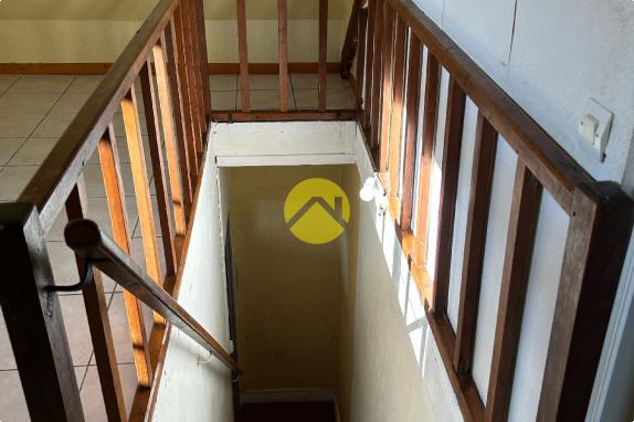 MAISON 3 CHAMBRES TERRAIN 828M²