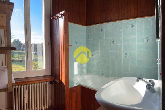 MAISON 3 CHAMBRES TERRAIN 828M²