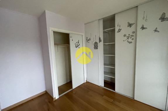 Apt avec parking et cave