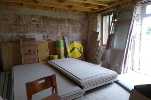 BELLE MAISON EN COURS DE RENOVATION