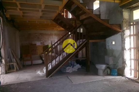 BELLE MAISON EN COURS DE RENOVATION