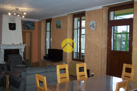 MAISON DE CARACTERE SANS VIS A VIS