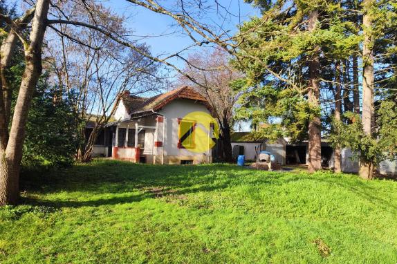 Maison / Pavillon Bourges, 2 pièces à vendre