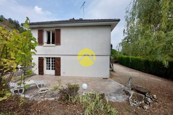 PAVILLON PROCHE CENTRE BOURG