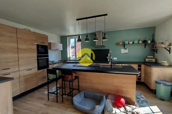 Maison des années 20 avec gîte, jardin, garage, à 25 min de la Côte d'Opale.