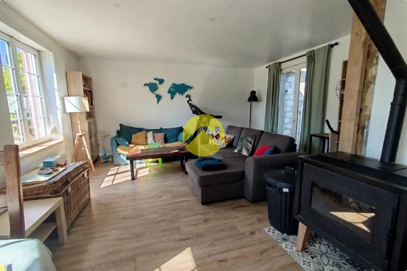 Maison des années 20 avec gîte, jardin, garage, à 25 min de la Côte d'Opale.
