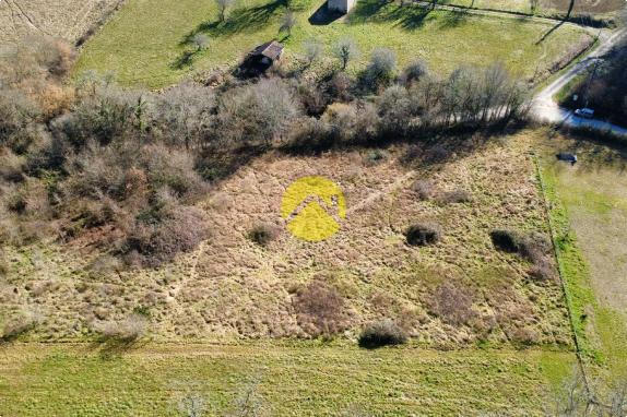 Joli terrain à batir au calme avec un surface de 4055m2