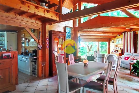 Maison  en bois avec piscine
