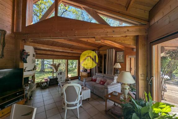 Maison  en bois avec piscine