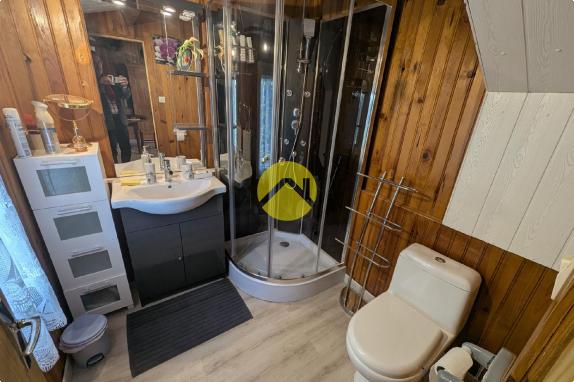 Maison  en bois avec piscine