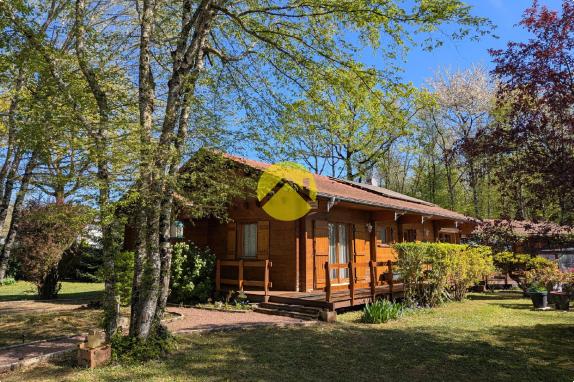 Maison  en bois avec piscine