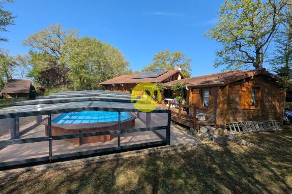 Maison  en bois avec piscine