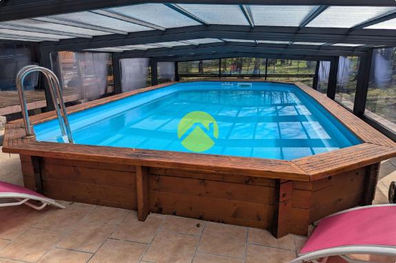 Maison  en bois avec piscine
