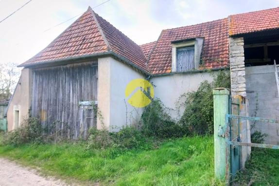 MAISON ET DEPENDANCES A AMENAGER
