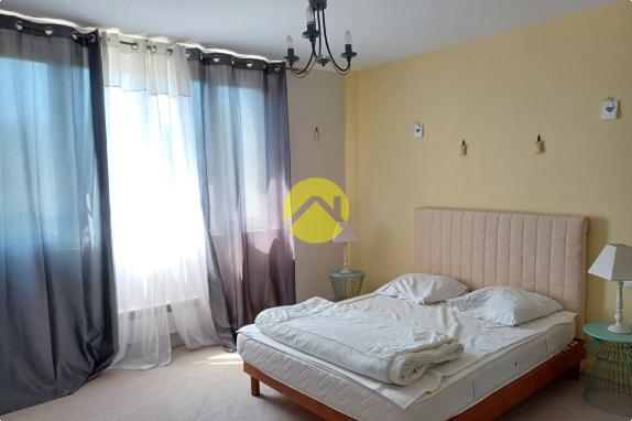 BELLE MAISON AVEC PISCINE