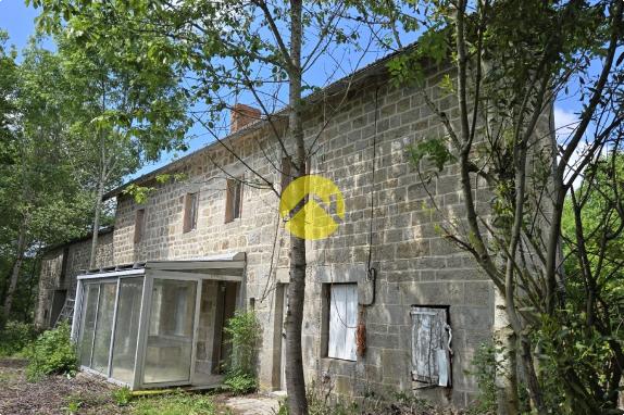 MAISON EN PIERRE