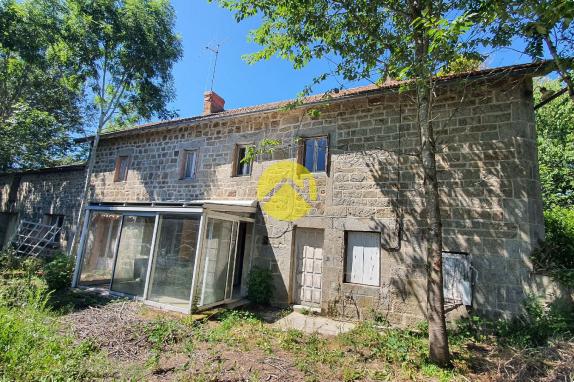 MAISON EN PIERRE