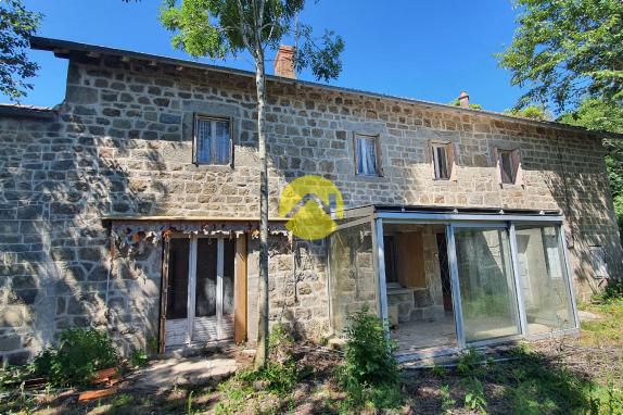 MAISON EN PIERRE