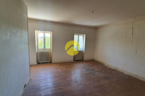 MAISON EN PIERRE