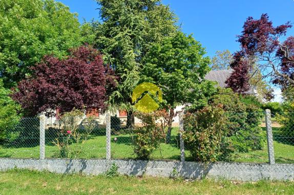 LONGERE - Terrain 7000 M2 (Rare)