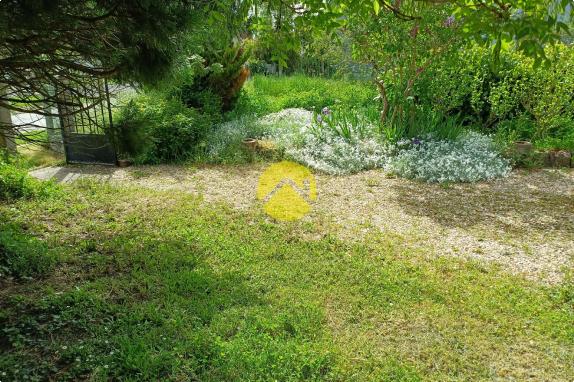 LONGERE - Terrain 7000 M2 (Rare)