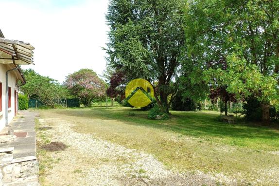 LONGERE - Terrain 7000 M2 (Rare)
