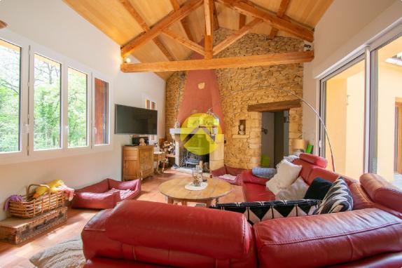Magnifique maison sur 2.7Ha