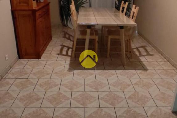 maison bord de route