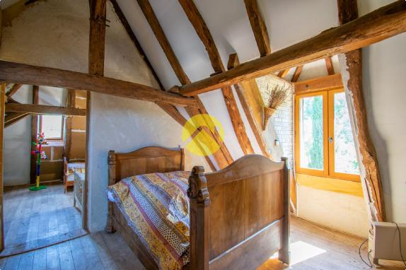 Périgourdinne au bord de la Vézère