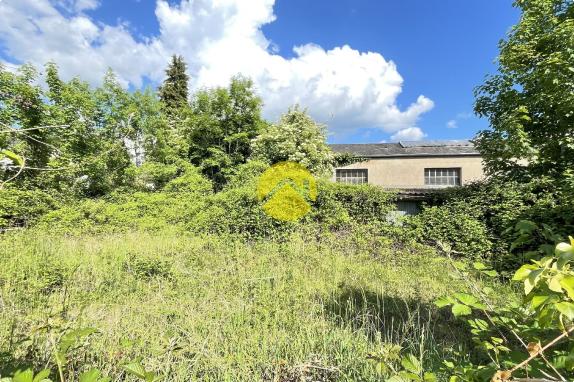 Local commercial Bourges, 1500m2 à louer
