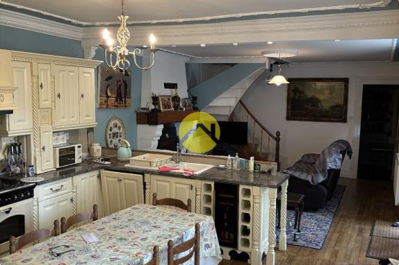 MAISON DE VILLAGE EN PIERRE