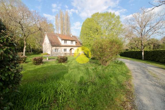 MAISON DE MAÎTRE AVEC GRAND PARC 