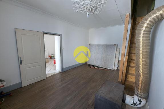 Maison de bourg.Potentiel 150m2