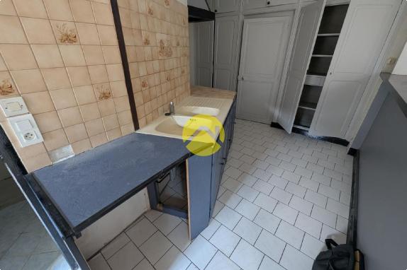 Maison de bourg.Potentiel 150m2
