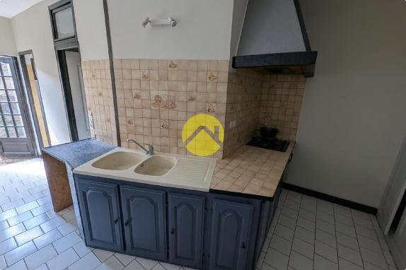 Maison de bourg.Potentiel 150m2