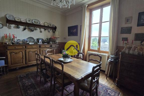 MAISON BOURGEOISE