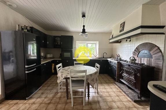 LONGÈRE FAMILIALE RÉNOVÉE AVEC VUE