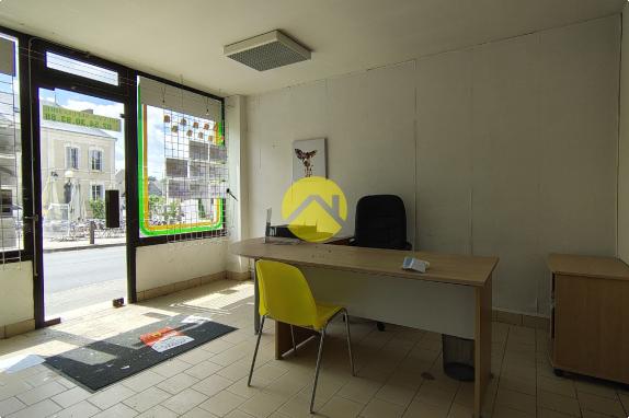 IDEAL COMMERCE & HABITATION