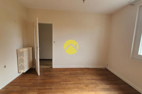 maison dans bourg thermal